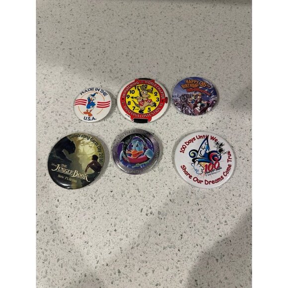Disney‎ button pin bundle - Picture 1 of 7